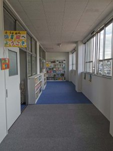 柳津小学校図書館改装01