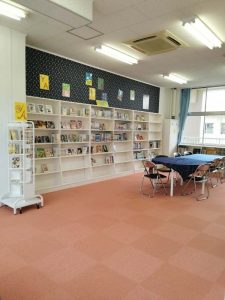 桜丘小学校図書館改装後02