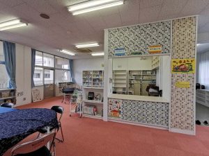 桜丘小学校図書館改装後03